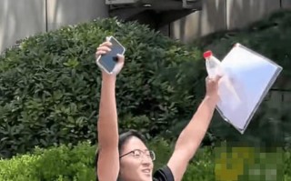 《突破考场枷锁，成功冲出考场的游戏攻略》（解密考场迷局，轻松应对考试压力）