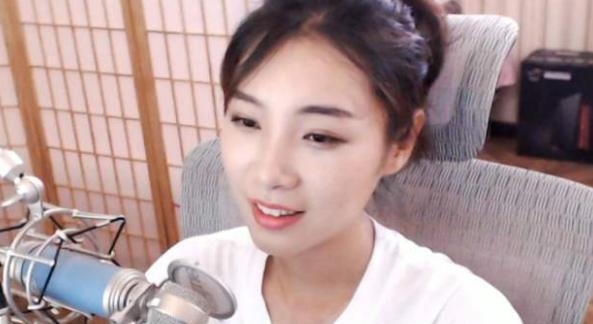 女流穿越记游戏攻略（穿越历史，探索女性力量的秘密）-第2张图片-游趣乐园