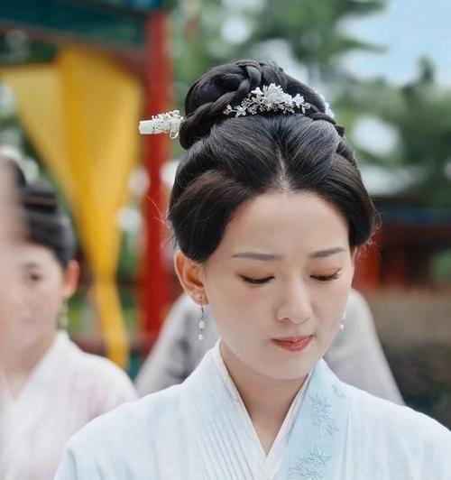 女导演逆袭记（揭开女性影视创作的新篇章，拥抱多元化视听体验）-第3张图片-游趣乐园